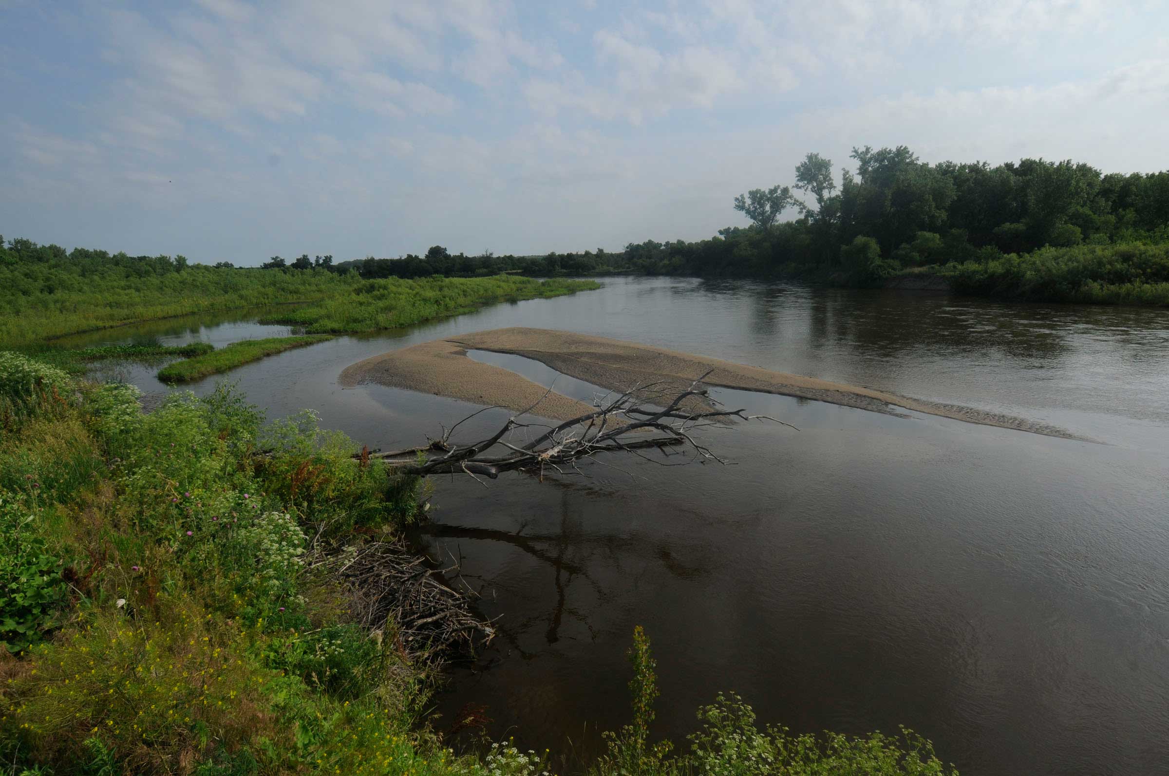Near Norfolk Nebraska, this camera looks up the Elkhorn River in the northeastern part of the state.